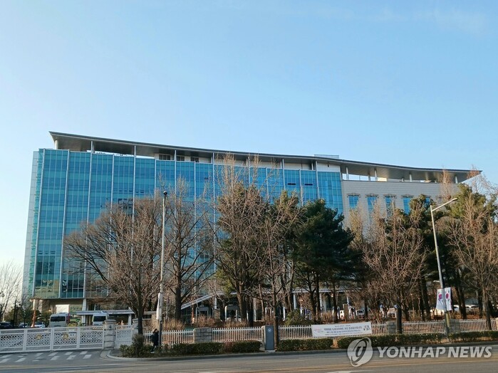 상태확인 국회 의원회관서 50대 남성 추락